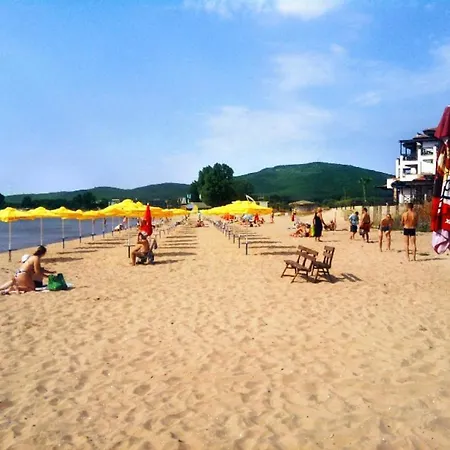 דירה Golden Luxury On The Sand, Chernomoretz, Bulgaria *